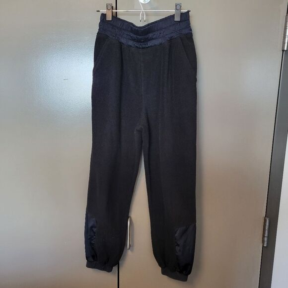 Free People Movement Slouch It Black Sherpa Joggers Size Small - Picture 3 of 8